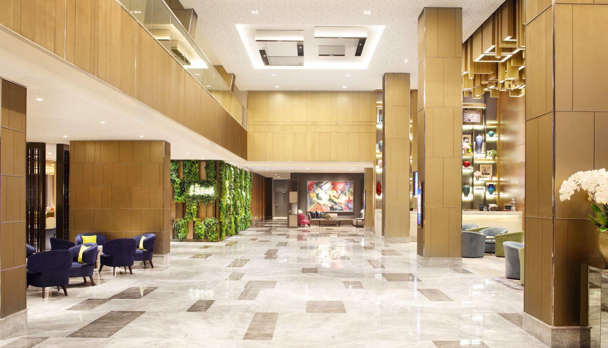Four Points By Sheraton Surabaya, Tunjungan Plaza Exterior photo
